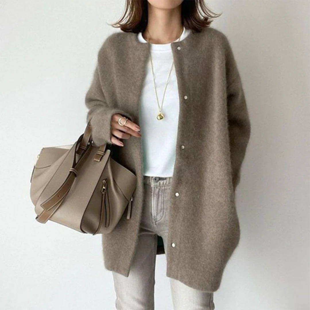 Classic Cut Coat for Women - Image 2