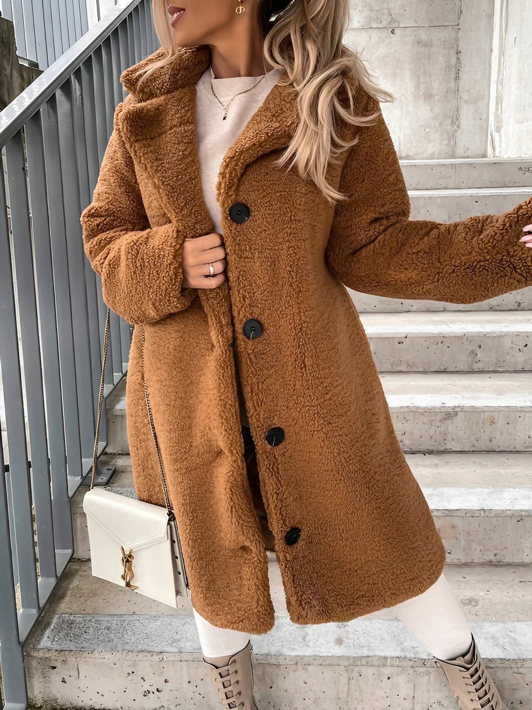 Mia – Women’s Stylish and Warm Fleece Jacket - Image 4
