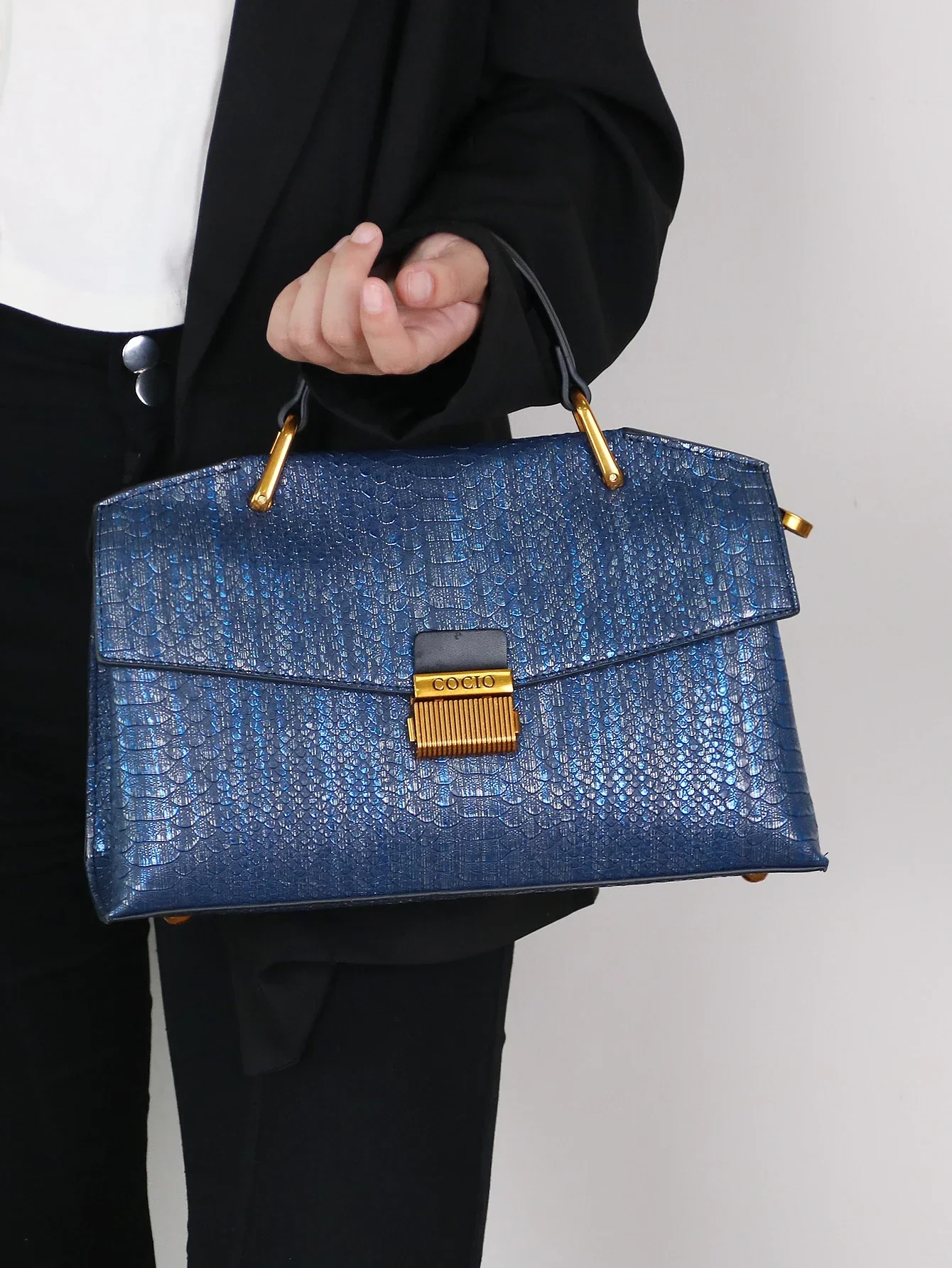 Seraph Snake Bag - Image 3